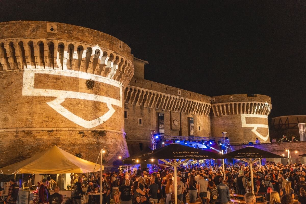 Harley-Davidson: la carica dei 100mila a Senigallia